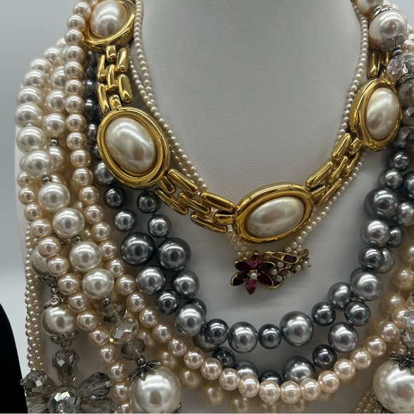 Large Vintage Pearl Jewelry Lot 60 Pieces Rings Necklaces Bracelets Earrings 4Ib - Picture 15 of 16